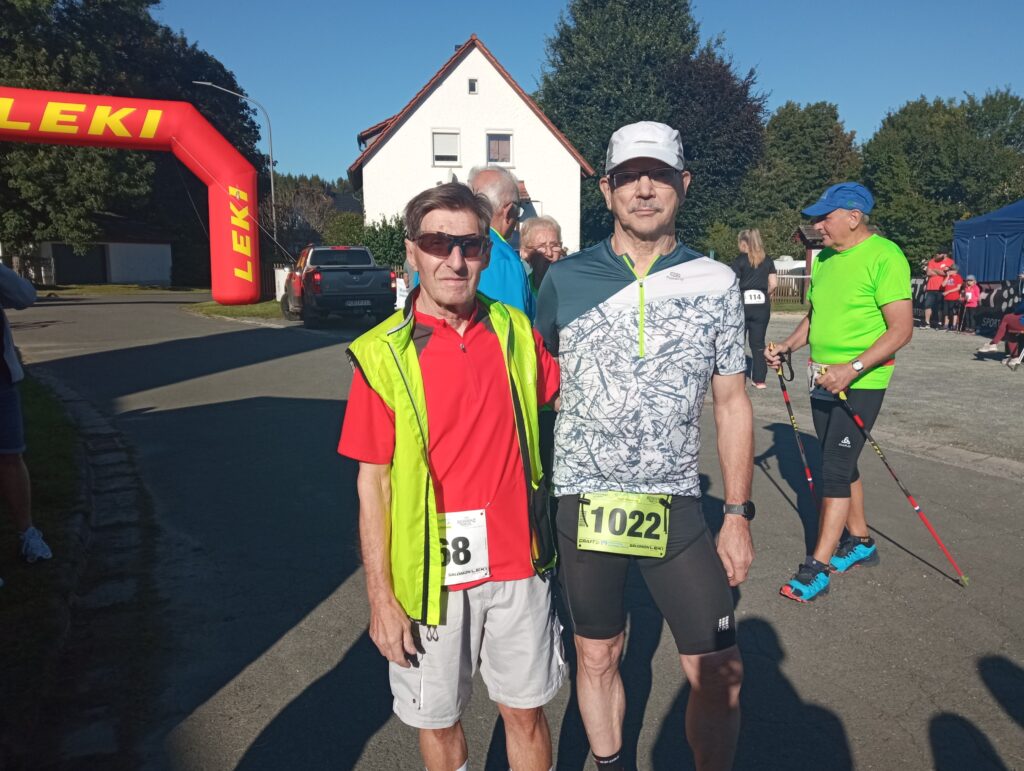 Gerhard Quick und Johannes Buß beim Nordic Walking Marathin in Gefrees